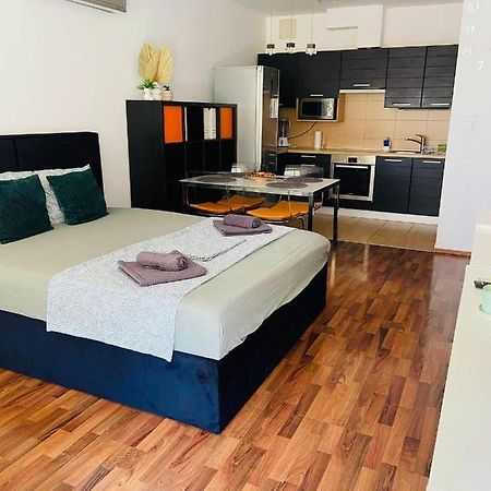 Corvin Boutique Apartment Parking In The Plaza Budapest Eksteriør bilde