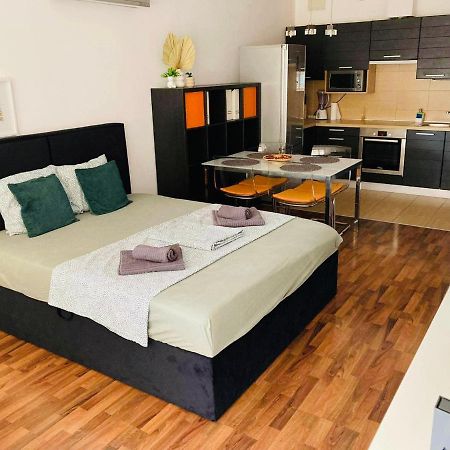 Corvin Boutique Apartment Parking In The Plaza Budapest Eksteriør bilde