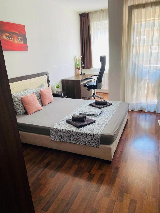 Corvin Boutique Apartment Parking In The Plaza Budapest Eksteriør bilde