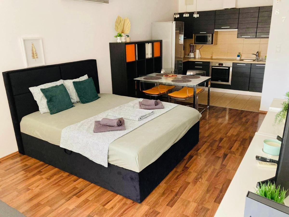 Corvin Boutique Apartment Parking In The Plaza Budapest Eksteriør bilde